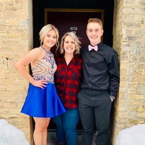 Meet your Posher, Holly